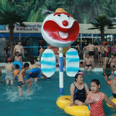 Fiberglass Clown Semprotkan Taman Peralatan Aqua Play Station Untuk 3 - 5 Orang untuk Water Park
