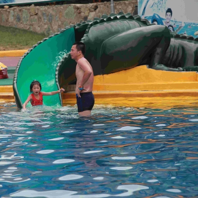 Water Park Peralatan Crocodile Slide, Commercial Kecil Fiberglass air Slide