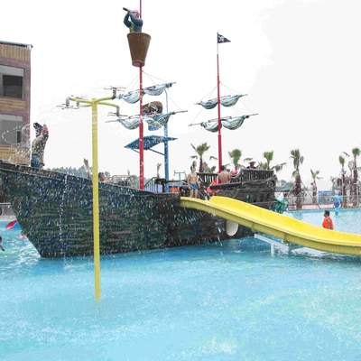 Besar Holiday Resort Fiberglass Pirate Ship Untuk Hiburan Air Taman, 19 * 13,6 * 9m