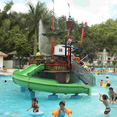 Peralatan fiberglass Aqua bermain di taman air, kapal bajak laut anak-anak seluncuran air
