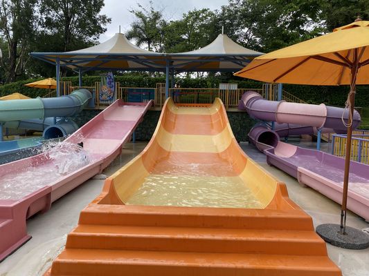 Fiberglass Kids Water Slide dengan Dukungan Baja Galvanis dan Ketinggian yang Dapat Dikustomisasi untuk Hiburan Kolam Renang Luar Ruang