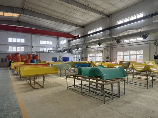 Desain Peralatan Taman Air RTM Fiberglass Slides Untuk Kolam Renang Vison Waterparks