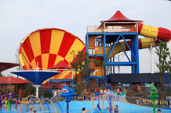 Seluncuran Fiberglass Air Super Tornado Untuk Kolam Desain Peralatan Vison Waterparks