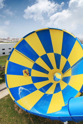 Lucu raksasa super Tornado Air Slide, Kapasitas 720 Riders Per Jam untuk Aqua Park