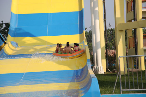 Menarik Holiday Resort Kombinasi Spiral Water Slides untuk Kolam Renang