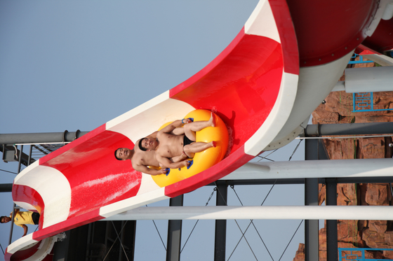 Funnuy Custom Water Slides, Taman Hiburan Boomerang Aqua Slide Untuk 2 Orang Family Fun