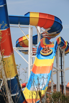Raksasa Boomerang Fiberglass Water Slides Ashland / DSM Resin, 18.75m Landasan Tinggi