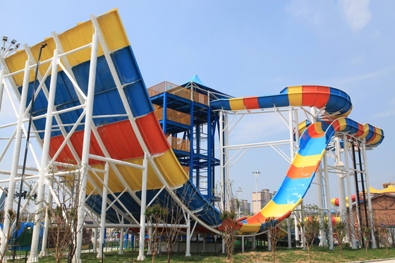 Raksasa Boomerang Fiberglass Water Slides Ashland / DSM Resin, 18.75m Landasan Tinggi