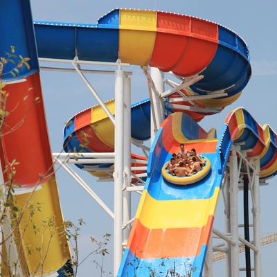 Tingkatkan Taman Air Anda dengan Slide Air Serat Kaca yang awet Dirancang untuk Slide Boomerang