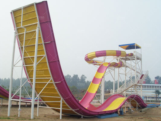 Slide air boomerang serat kaca tahan lama dengan ketinggian 18,75m dan kapasitas 1080 pengendara / jam untuk taman air