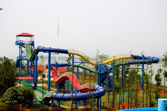 Flying Dragon Fiberglass Water Slide dengan ketinggian platform 13m, kapasitas 360 orang/jam, dan Hot-Dip Galvanized Steel Structure