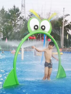 Peralatan Bermain Air Anak-Anak dengan Struktur Baja Galvanis Celup Panas, Seluncuran Fiberglass Tahan Korosi, dan Desain Keamanan Air Dangkal