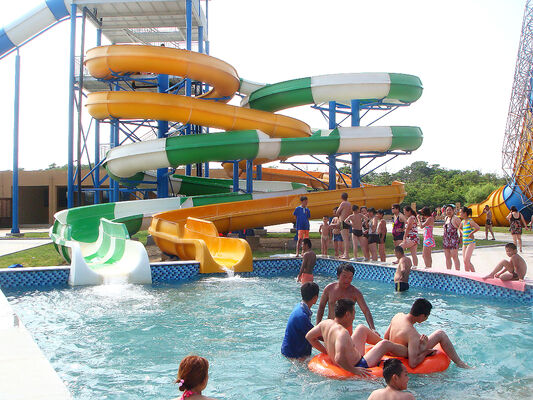 Slide Air Spiral Multi Lane yang Disesuaikan untuk Taman Air - Produsen Audit SGS