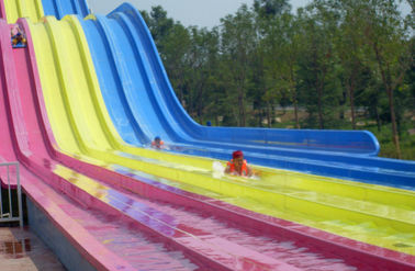 Colorful Racing Water Park Rides, Holiday Resorts Dengan Taman Air Untuk Keluarga
