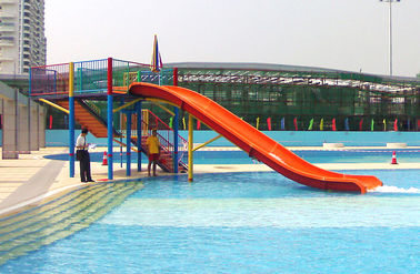 Fiberglass Kids&#39; lebar Water Slide, 5.0m Tinggi Slides untuk Water Park